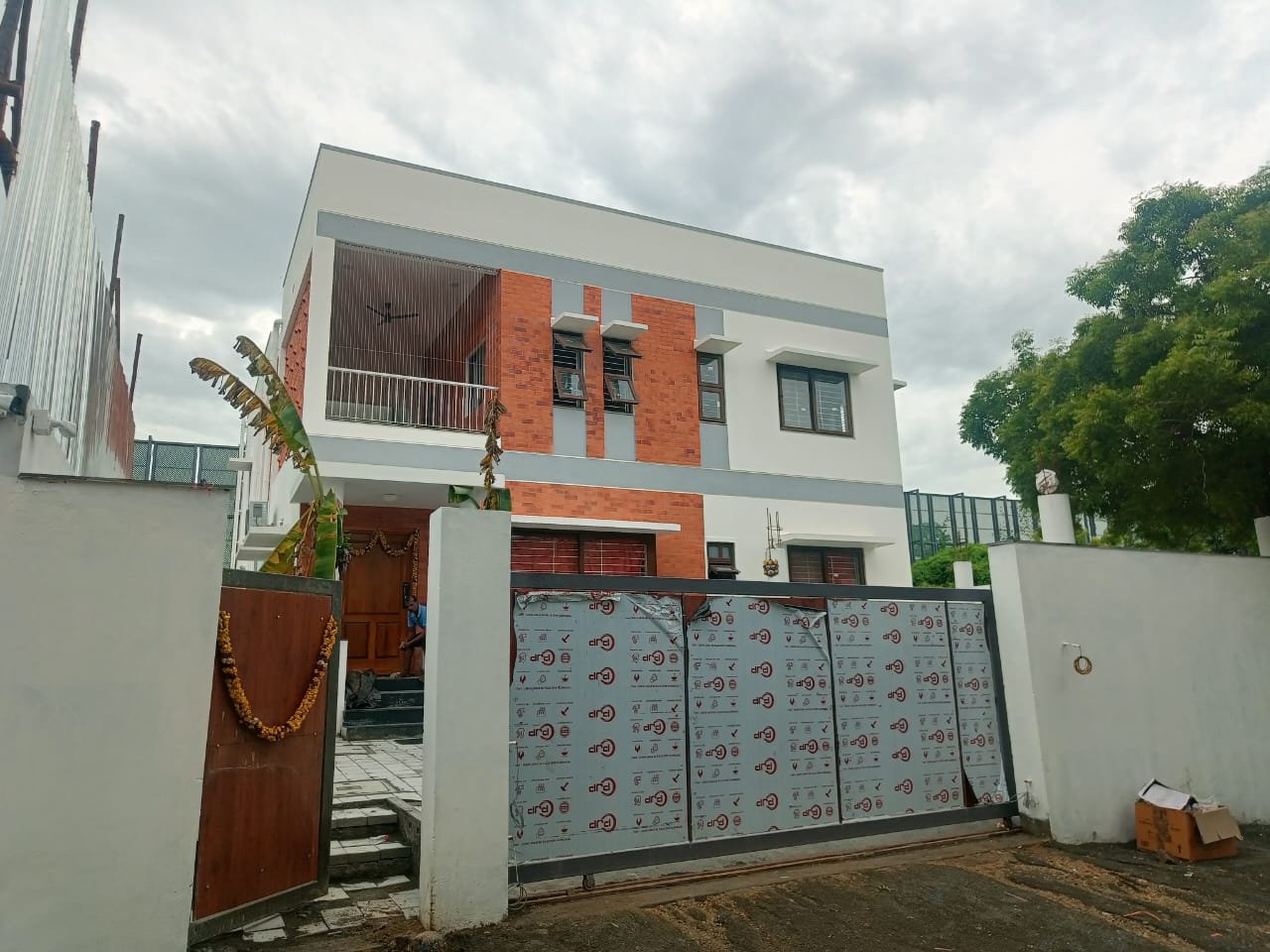 Modern family house with developed outer area in Vellore